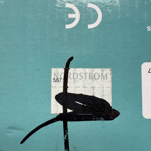 Cooluli 4 Liter Classic Mini Fridge - Nordstrom Exclusive *Small Cosmetic Flaw - Picture 3 of 16